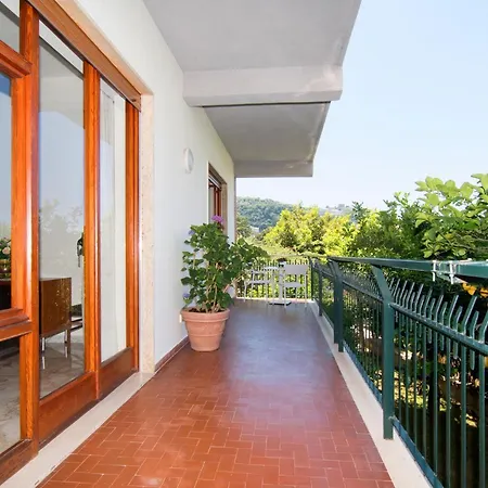 Casa Enza, For Up To 5 People, Center Appartement Sorrento